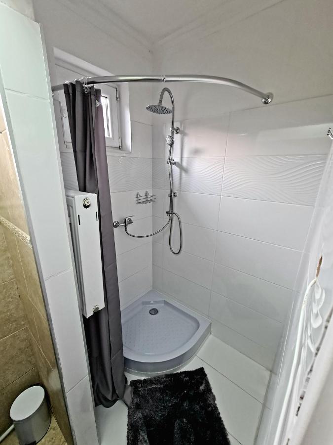 Airport Luxury Apartman 42 فيتْشيش المظهر الخارجي الصورة